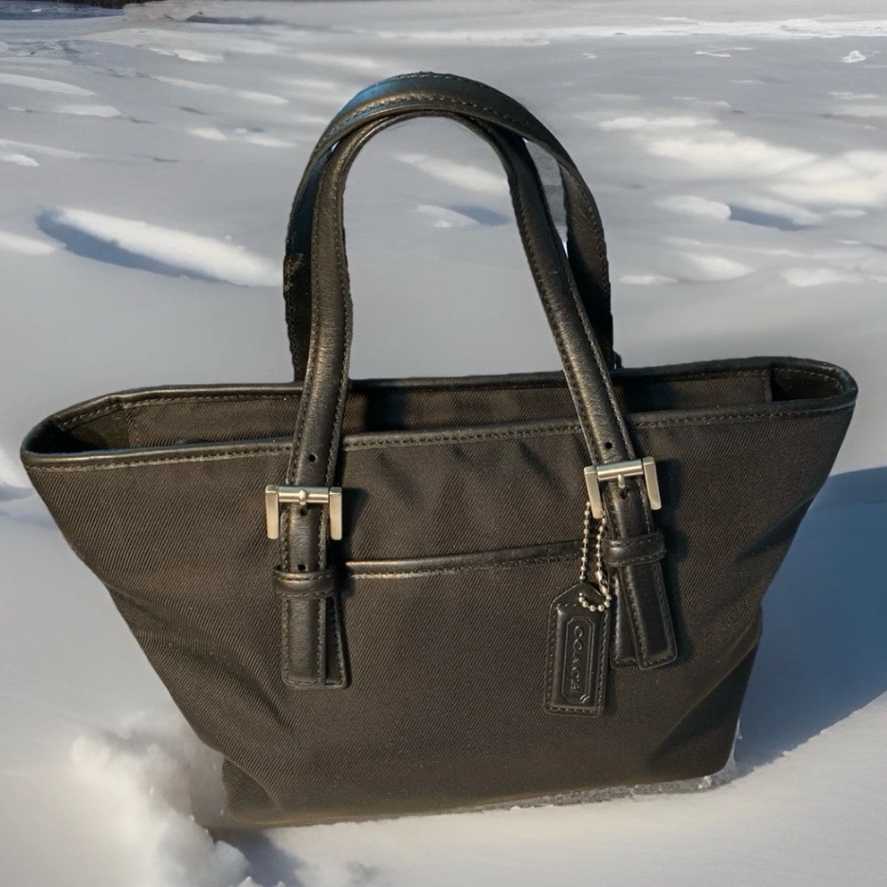 Coach Signature C Small Tote 🖤